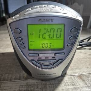 SONY Dream Machine CD Player FM/AM Radio Clock Alarm CD-R/RW 4BAND ICF-CD843V